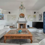 Vila Agios Sostis