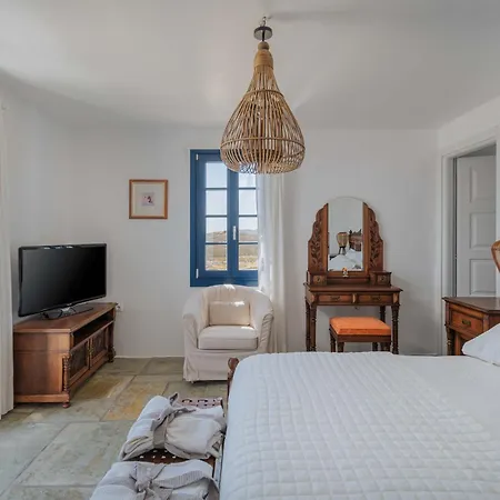 Villa Agios Sostis Serifos Town