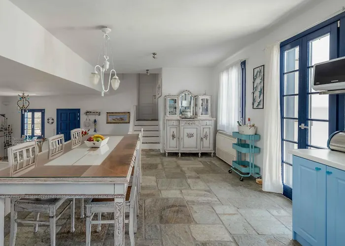 Agios Sostis فيلة Serifos Town